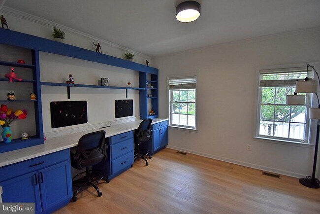 Building Photo - 34 Ashcroft Dr