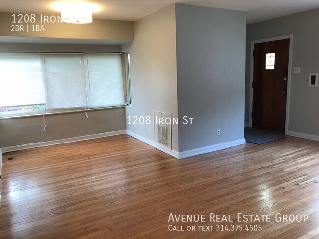 Building Photo - 1208 Iron St-