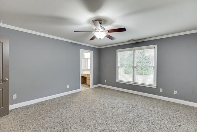 Building Photo - 940 Chateau Forest Rd