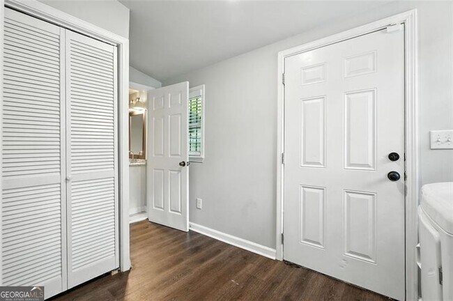 Building Photo - 1585 Archer St SW