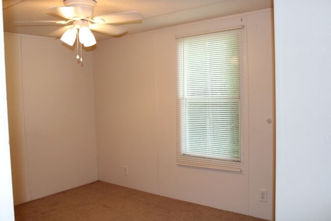 Building Photo - Updated Mobile Home