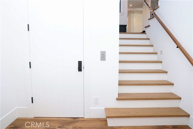 Building Photo - 333 Holmwood Dr