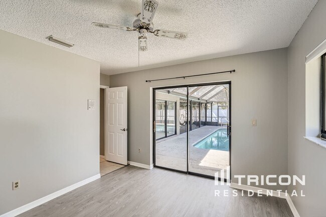 Building Photo - 11327 Rainbow Woods Loop