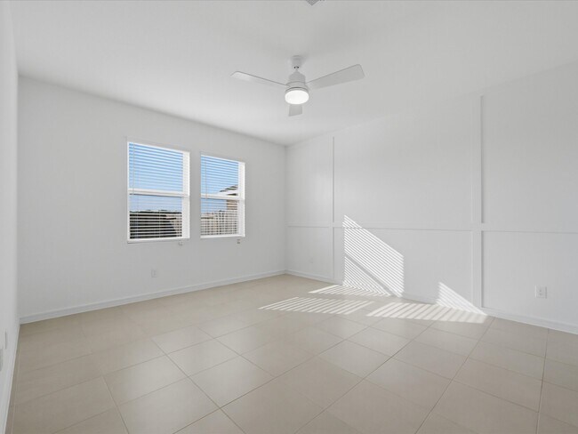 Building Photo - 359 W Rose Marie Ln