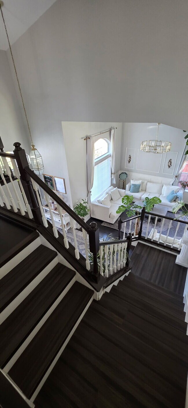 Building Photo - Beautiful Tracy 4 Bedroom 3 Bathroom Home