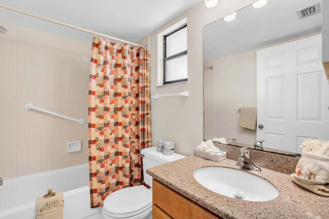 Building Photo - 600 Neapolitan Way