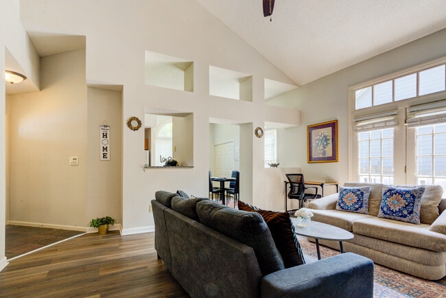 Building Photo - 104 Bright Angel Dr