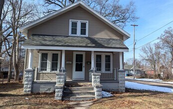 Building Photo - 2901 Temple St