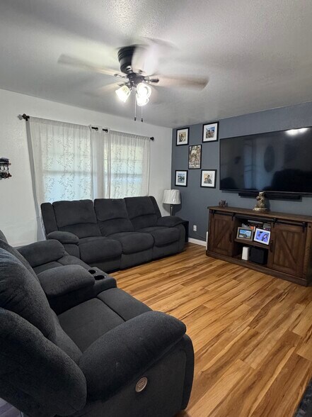Building Photo - 5127 Norway Dr