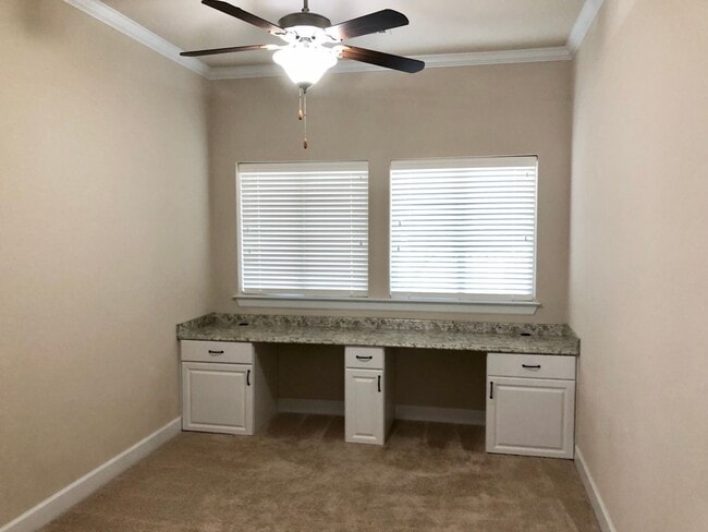 Building Photo - Upscale 3 Bedroom 2 Bath with Lots of Space!