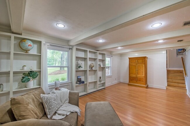 Building Photo - 3086 Waterford Dr