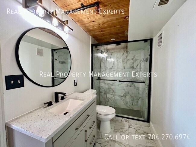 Building Photo - 201 S Hoskins Rd