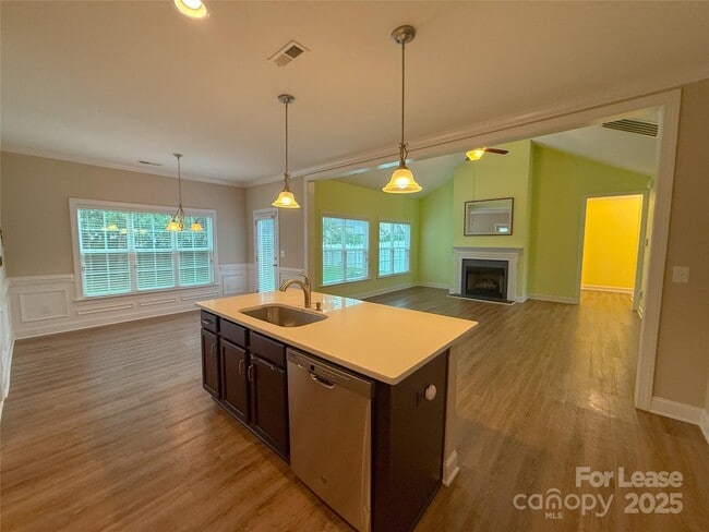 Building Photo - 128 Coral Rutledge Dr