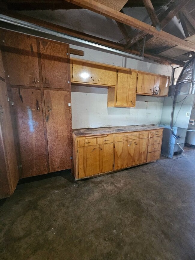Building Photo - Home in Ideal Location with Large Backyard!