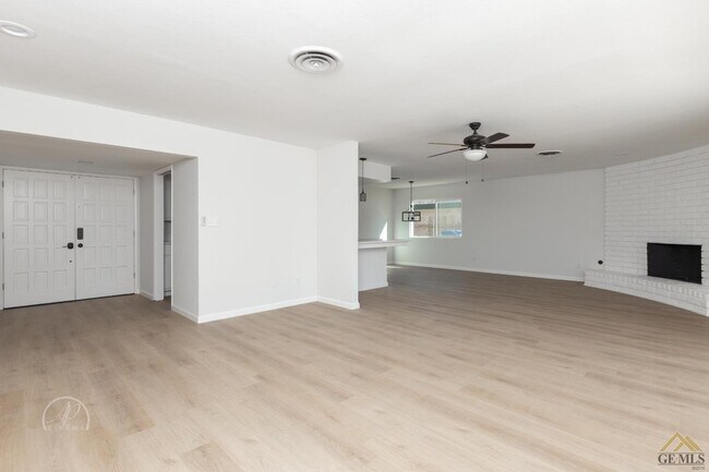 Building Photo - 6309 Nottingham Ln