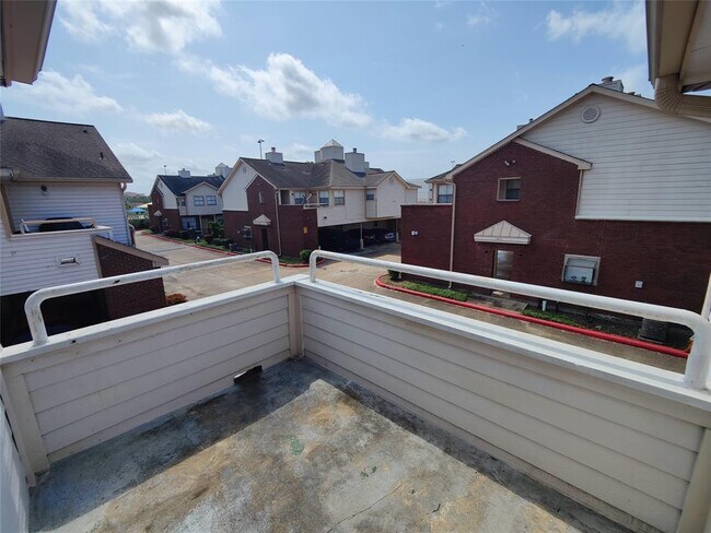Building Photo - 1103 Dulles Ave