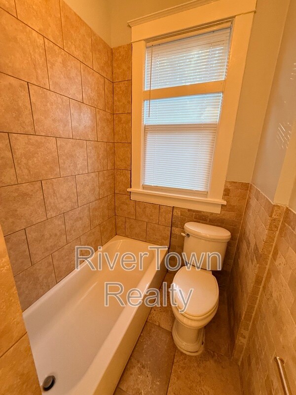 Building Photo - 2023 Higbee Ave