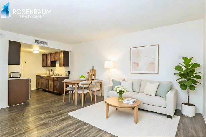 Building Photo - 2625 N Alvernon Way