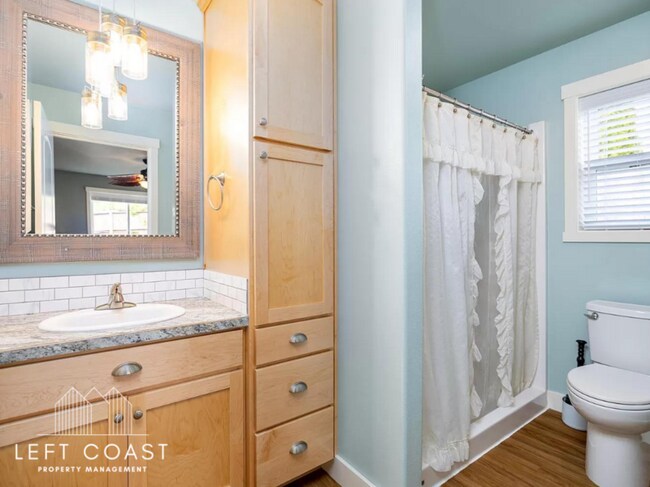 Building Photo - 5371 NE Wave Ln