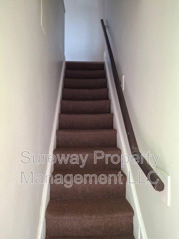 Building Photo - 212 E Broad St