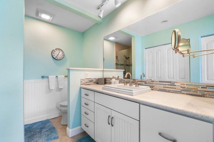 Building Photo - 842 SE 19th Ave