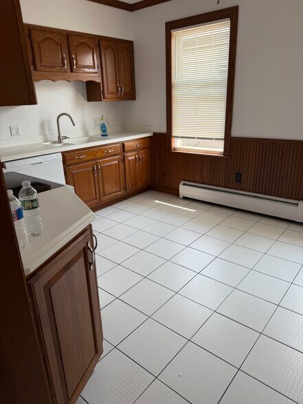 Building Photo - 1810 Capouse Ave