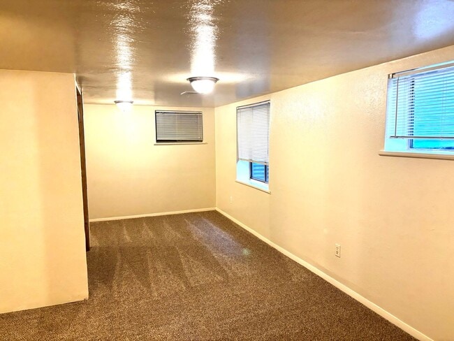 Building Photo - Stunning 3 bed 3 bath rental home in Highlands Ranch CO 80126 available 4-1-2026