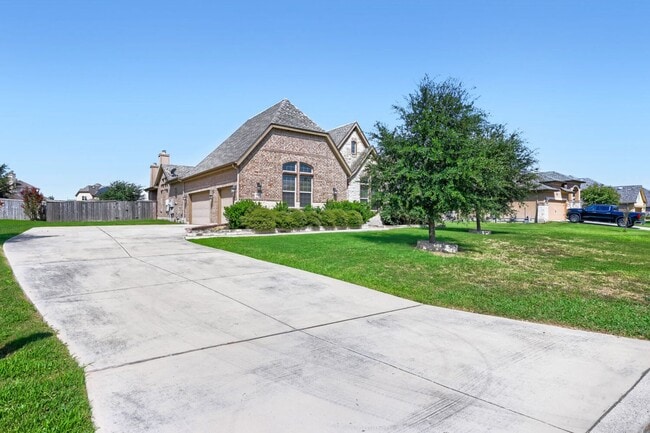Building Photo - 5923 Dewdrop Ln