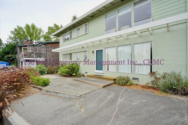 Primary Photo - 6 Eden Ln