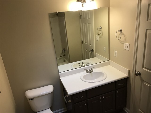 Building Photo - 170 Rosemont Ct