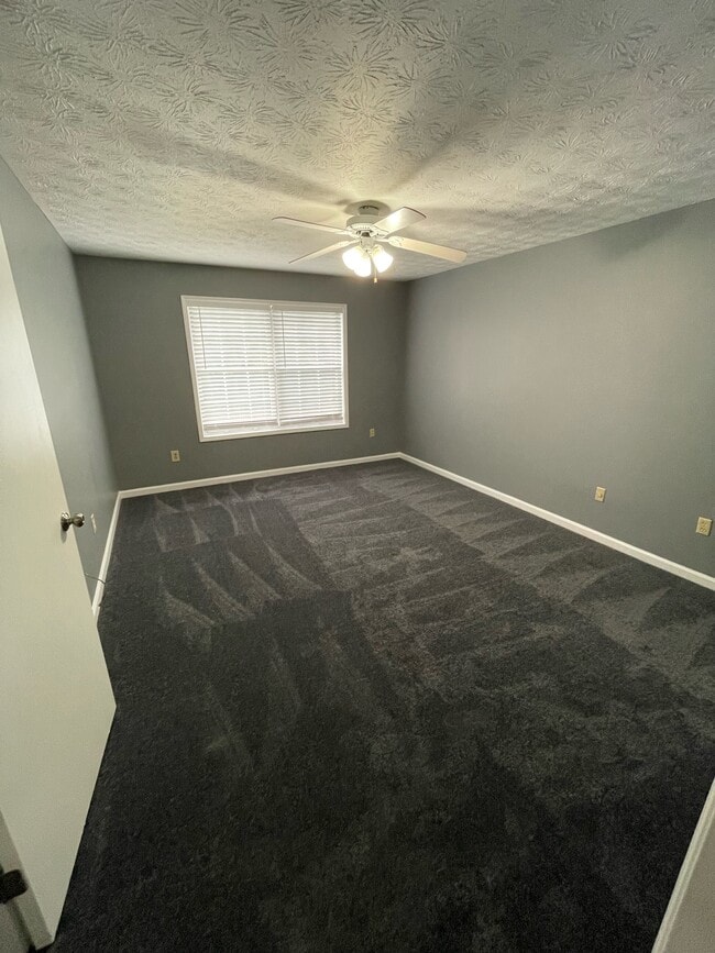 Building Photo - 1652 Northridge Dr