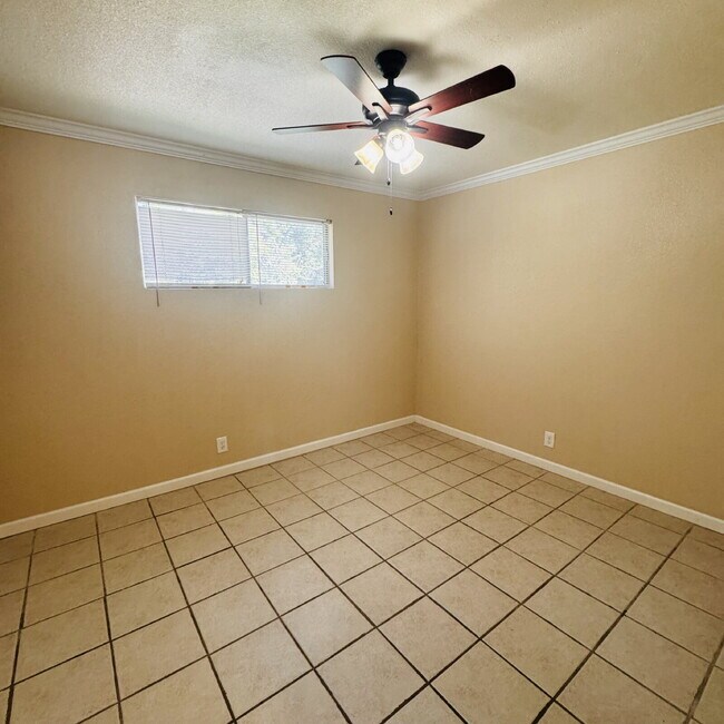 Building Photo - Spacious 2-Bedroom | 1 Bathroom Apartment at The Legacy in Nederland, TX!