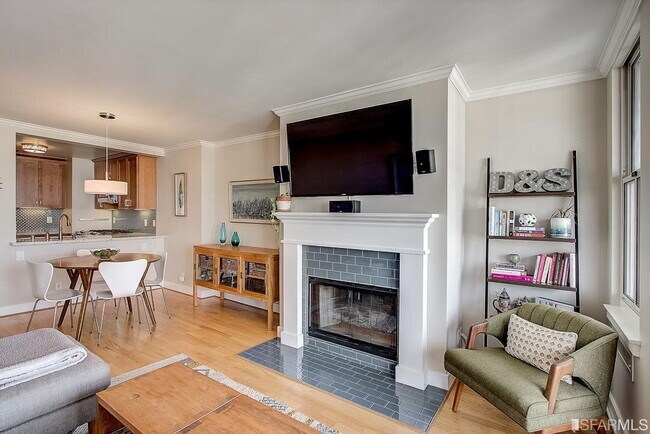 Building Photo - San Francisco Living at Its Finest 1BR/1BA w/ Parking & In-Unit Laundry