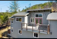 Building Photo - Unique large 1 bedroom 1 bath 4 car garage!!!