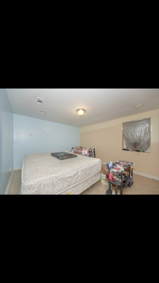 Building Photo - 4311 w Adams st