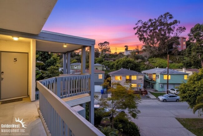 Building Photo - Charming 2Bdm 2Ba Apartment in Mission Hills - MI Special