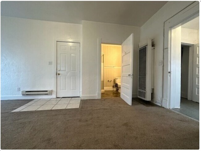 Building Photo - 2237 Broadway St