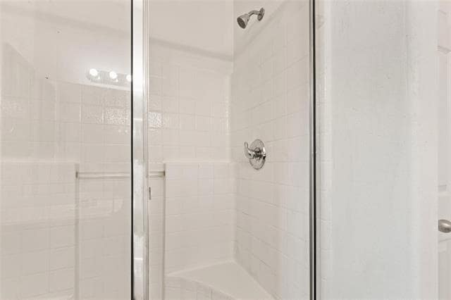 Building Photo - 325 Crosscreek Dr