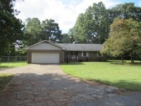 Building Photo - 145 Ho Lynn Trail