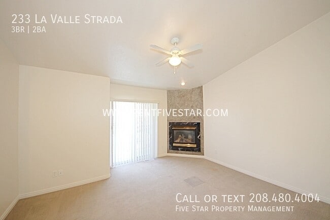 Building Photo - 233 La Valle Strada Ln