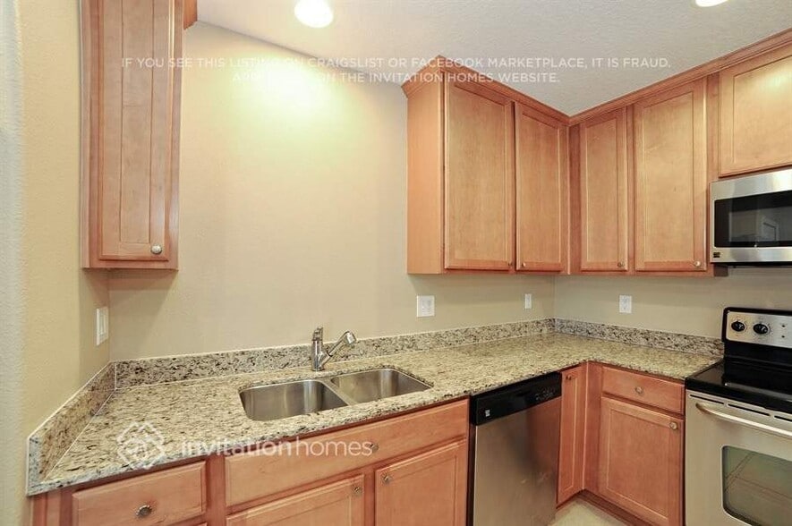 Building Photo - 3328 Thistledown Ln