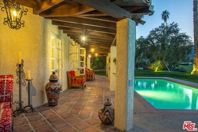 Building Photo - 2231 S Caliente Dr