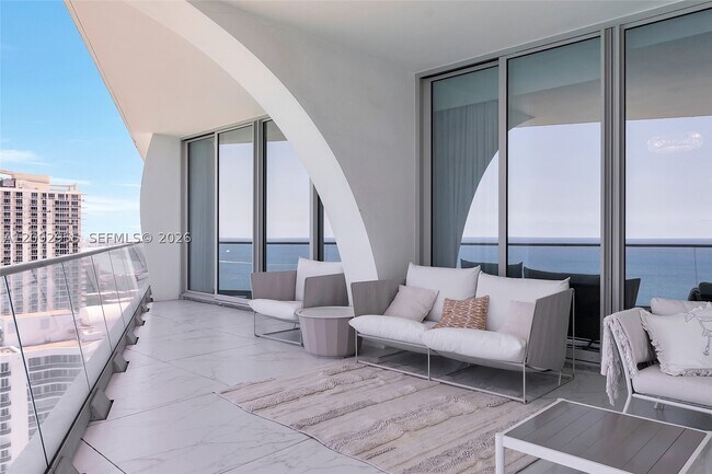 Building Photo - 16901 Collins Ave