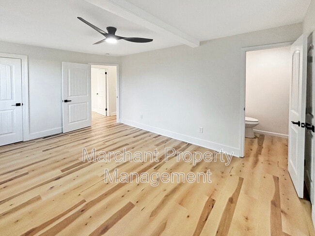 Building Photo - 8 E Sable Ct