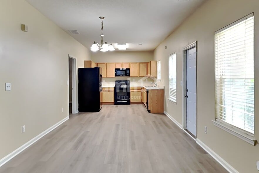 Building Photo - 1610 Thornwick Ter