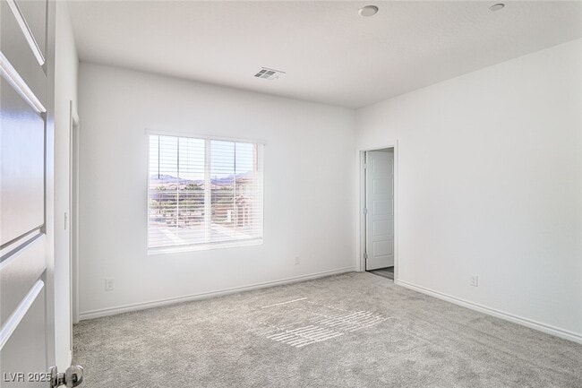 Building Photo - 216 Callen Falls Ave