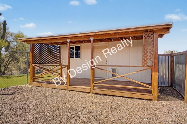 Building Photo - Mid Century Ranch Home on 2+ Acres with Private Pool - Mountain & City Views