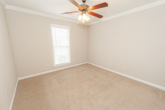 Building Photo - 8740 Lindsey Ln