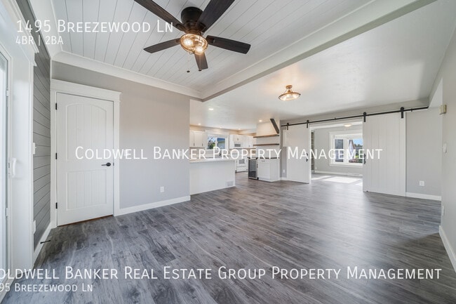 Building Photo - 1495 Breezewood Ln