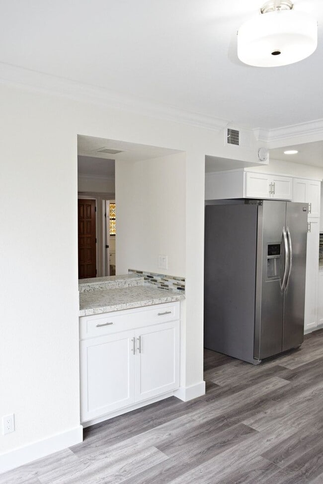 Building Photo - 8821 Via Andar